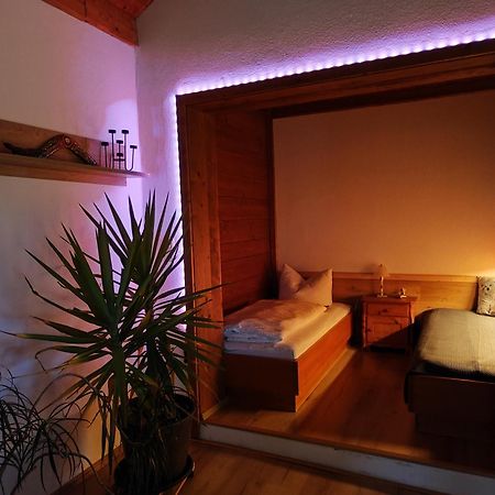 Ruhig Gelegene Ferienwohnung Im Gruenen Mit Terrasse Und Kleinem Garten Rotthalmuenster Kültér fotó
