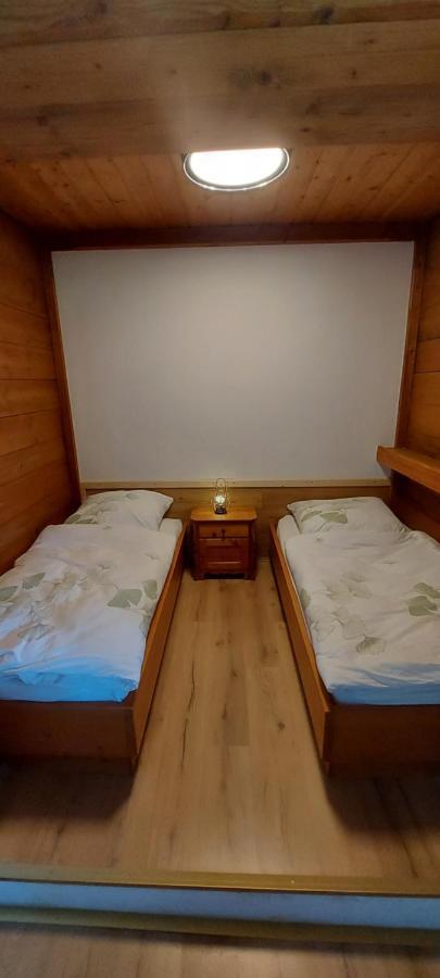 Ruhig Gelegene Ferienwohnung Im Gruenen Mit Terrasse Und Kleinem Garten Rotthalmuenster Kültér fotó