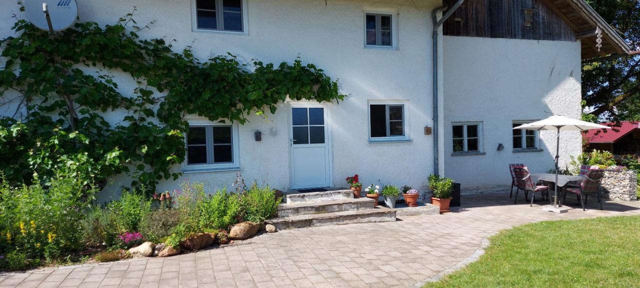 Ruhig Gelegene Ferienwohnung Im Gruenen Mit Terrasse Und Kleinem Garten Rotthalmuenster Kültér fotó